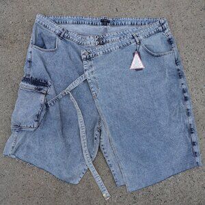 NWT PrettyLittleThing Plus Size 30 Asymmetrical Denim Wrap Shorts Cargo Pocket